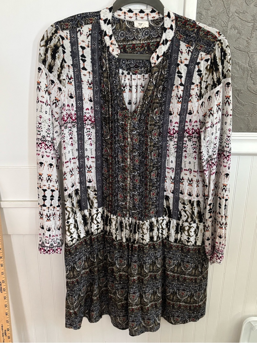 Anthropologie Printed V-Neck Long Sleeve Dress – White, Black & Pink Accents